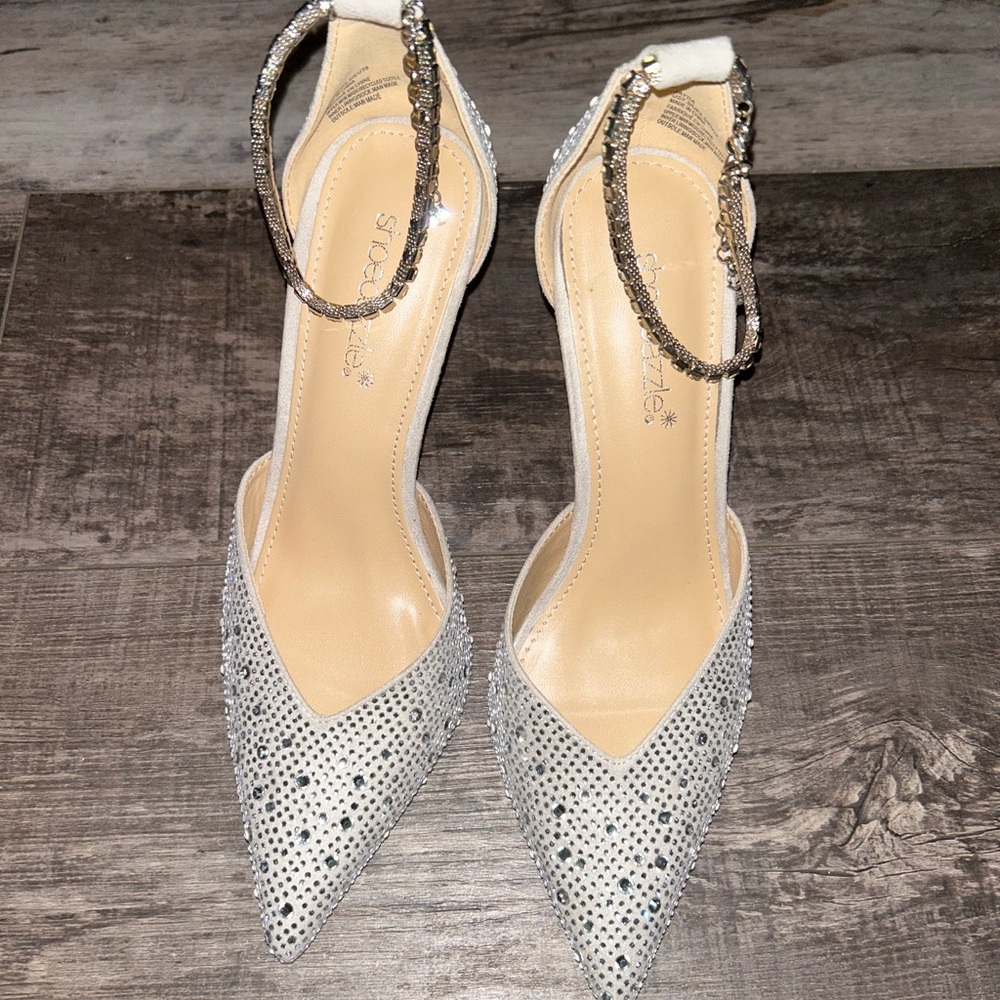 Shoe Dazzle Silver Sparkle Heels